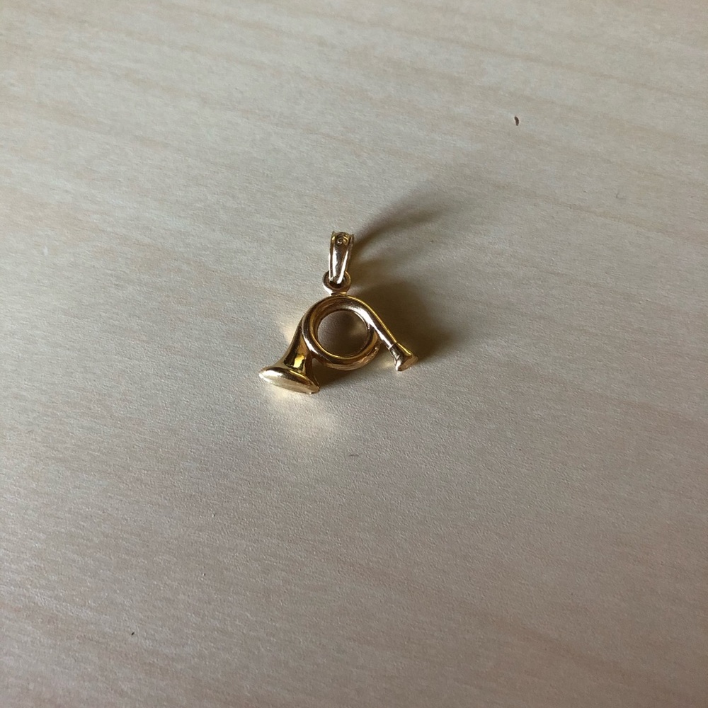 Super cute 14k gold French horn pendant